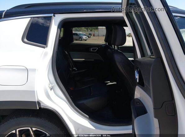 3C4NJDCNXTT187157 2026 JEEP COMPASS White Vista de la etiqueta del VIN