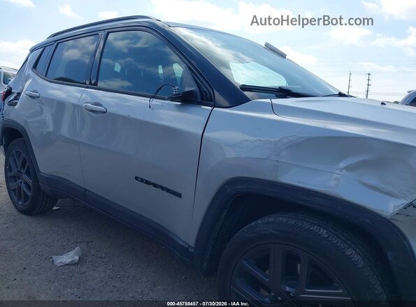 3C4NJDCNXTT224384 2026 JEEP COMPASS Silver Rear interior view