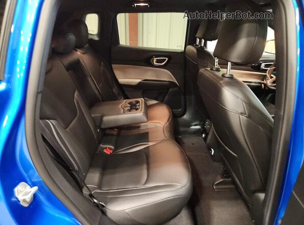 3C4NJDCNXTT258180 2026 JEEP COMPASS Blue უკანა სავარძლების ხედი
