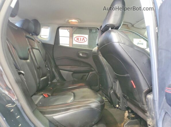 3C4NJDDB0HT630721 2017 JEEP COMPASS Gray Вид задньої частини салону