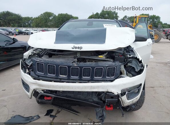 3C4NJDDB0JT129429 2018 JEEP COMPASS White Դիմացի տեսք