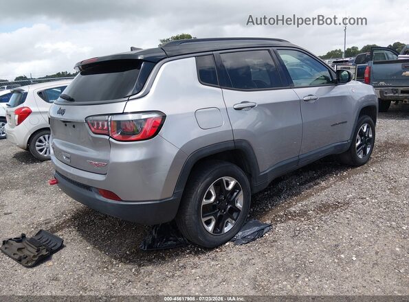 3C4NJDDB0JT174578 2018 JEEP COMPASS Silver Rear right