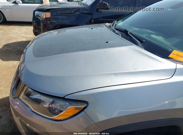 3C4NJDDB0KT765544 2019 JEEP COMPASS Silver Front view
