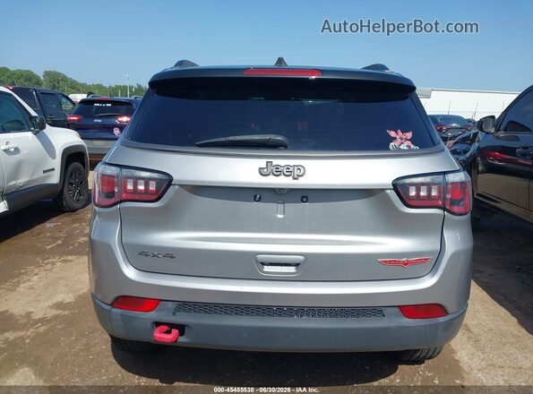 3C4NJDDB0KT765544 2019 JEEP COMPASS Silver 