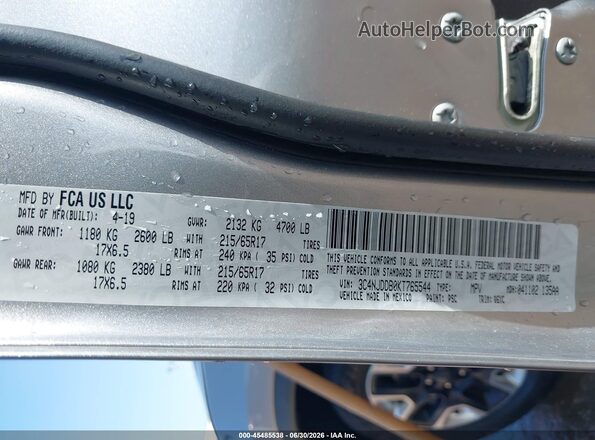 3C4NJDDB0KT765544 2019 JEEP COMPASS Silver Engine compartment view