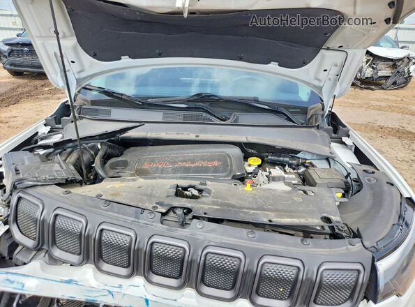 3C4NJDDB0NT148195 2022 JEEP COMPASS White Rear interior view