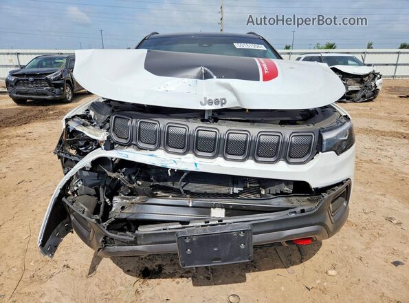 3C4NJDDB0NT148195 2022 JEEP COMPASS White Front view