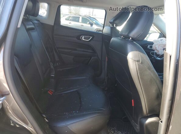 3C4NJDDB0NT192259 2022 JEEP COMPASS Черный Вид задней части салона