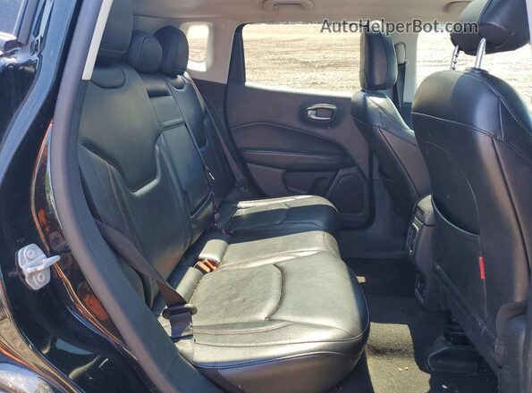 3C4NJDDB1HT681760 2017 JEEP COMPASS Черный Вид задней части салона