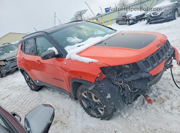 3C4NJDDB1JT199022 2018 JEEP COMPASS Red Front right