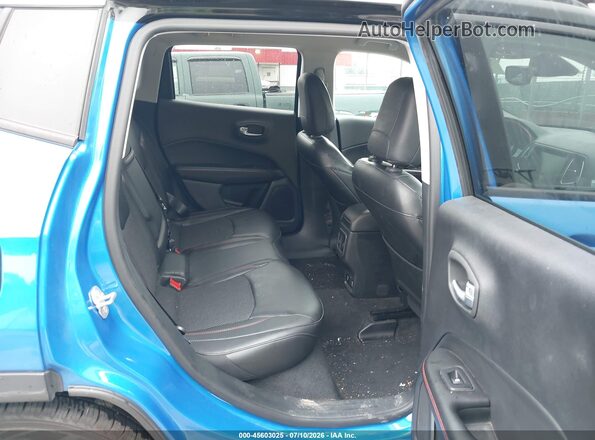 3C4NJDDB1JT212688 2018 JEEP COMPASS Blue VIN կոդի պիտակի տեսք