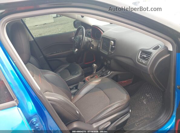 3C4NJDDB1JT417170 2018 JEEP COMPASS Blue Widok wnętrza z przodu