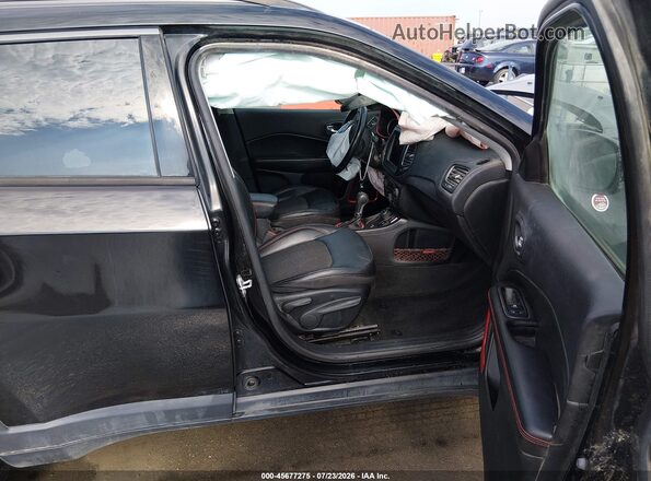 3C4NJDDB1KT592617 2019 JEEP COMPASS Black Front interior view