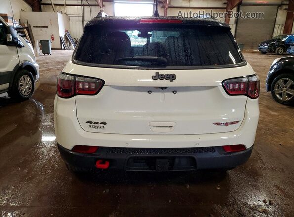 3C4NJDDB2JT179247 2018 JEEP COMPASS White უკანა ხედი