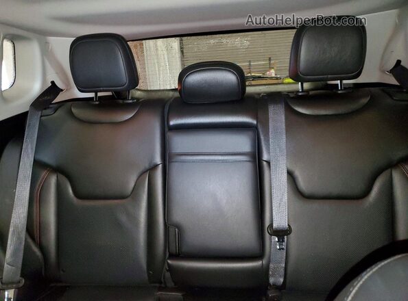 3C4NJDDB2JT179247 2018 JEEP COMPASS White უკანა სავარძლების ხედი