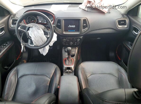 3C4NJDDB2JT179247 2018 JEEP COMPASS White წინა პანელის ხედი