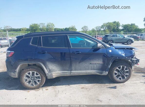 3C4NJDDB2JT456477 2018 JEEP COMPASS Blue Widok wnętrza z tyłu
