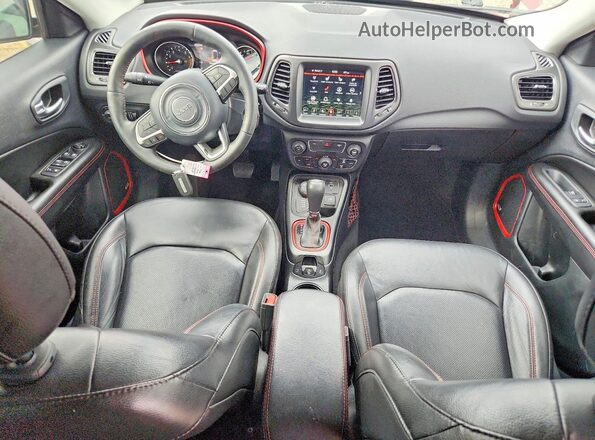 3C4NJDDB2KT599995 2019 JEEP COMPASS Red Вид панелі приладів