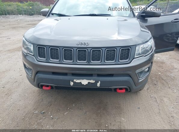 3C4NJDDB2KT733193 2019 JEEP COMPASS Gray Սալոնի հետևի տեսք