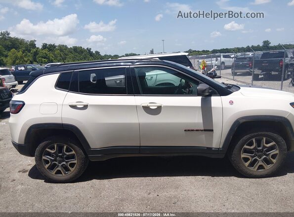 3C4NJDDB2LT125434 2020 JEEP COMPASS White Вид задньої частини салону