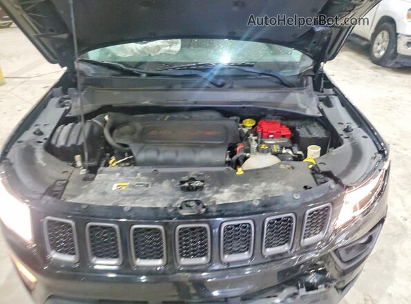 3C4NJDDB3LT159737 2020 JEEP COMPASS Black Вид підкапотного простору