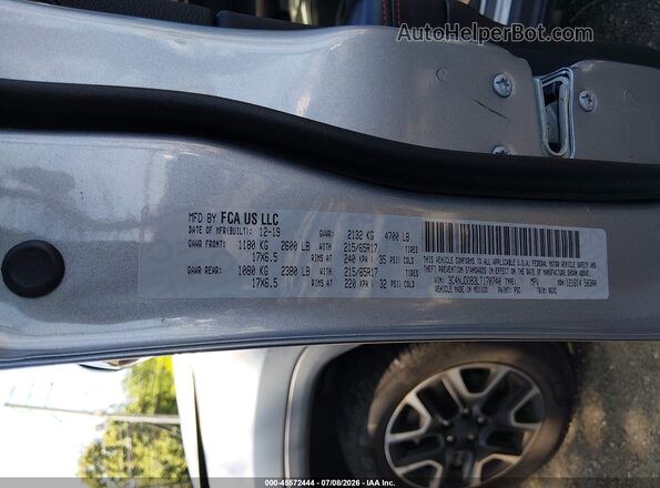 3C4NJDDB3LT170740 2020 JEEP COMPASS Gray Vista del compartimento del motor