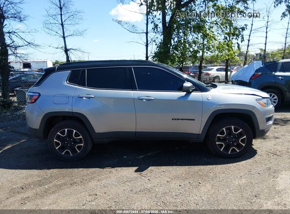3C4NJDDB3LT170740 2020 JEEP COMPASS Gray Vista interior trasera