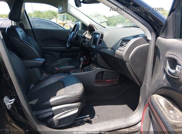 3C4NJDDB3LT200304 2020 JEEP COMPASS Black Вид салону спереду