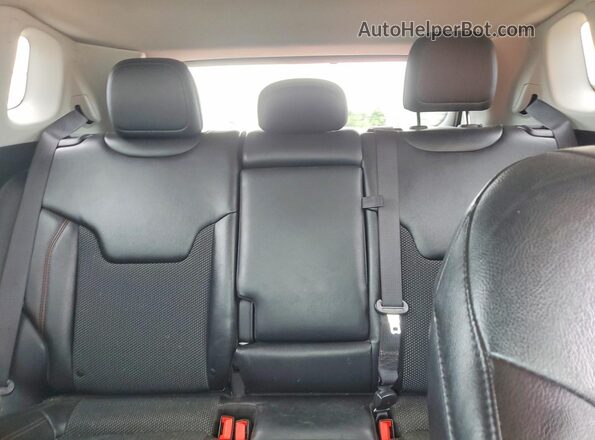 3C4NJDDB3LT233299 2020 JEEP COMPASS Черный Вид задних сидений