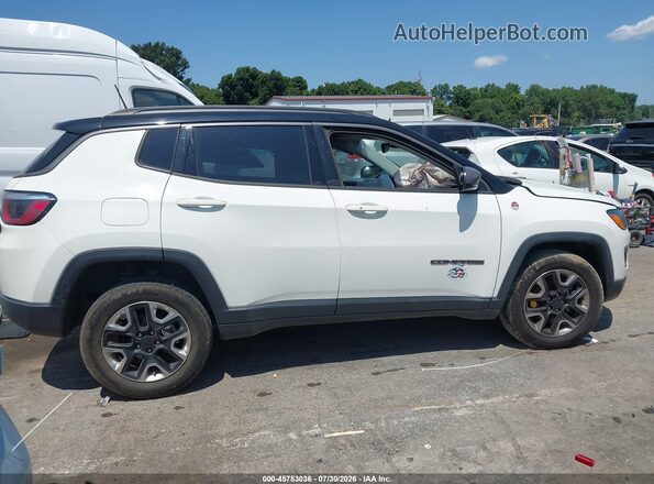 3C4NJDDB4JT210711 2018 JEEP COMPASS White Սալոնի հետևի տեսք