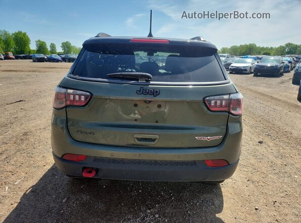 3C4NJDDB4JT373648 2018 JEEP COMPASS Green Հետևի տեսք