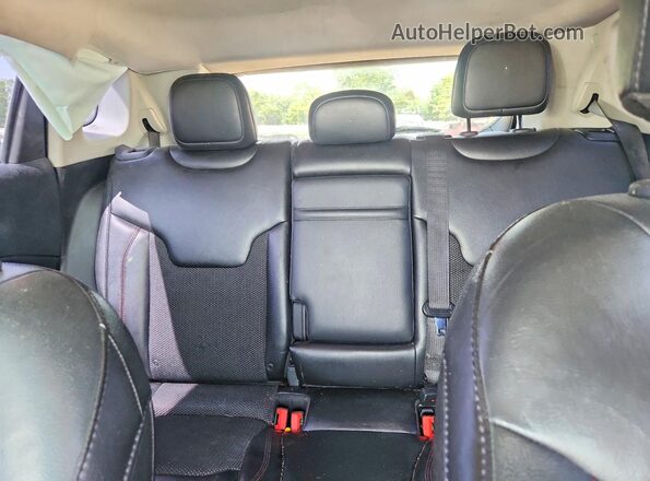 3C4NJDDB4JT373648 2018 JEEP COMPASS Green Հետևի նստատեղերի տեսք