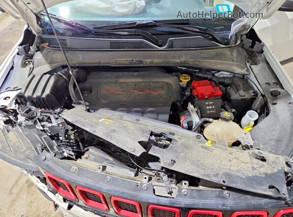 3C4NJDDB4KT667889 2019 JEEP COMPASS Белый Вид подкапотного пространства