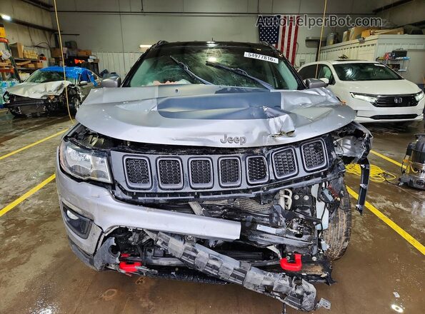 3C4NJDDB4KT716220 2019 JEEP COMPASS Gray Front view