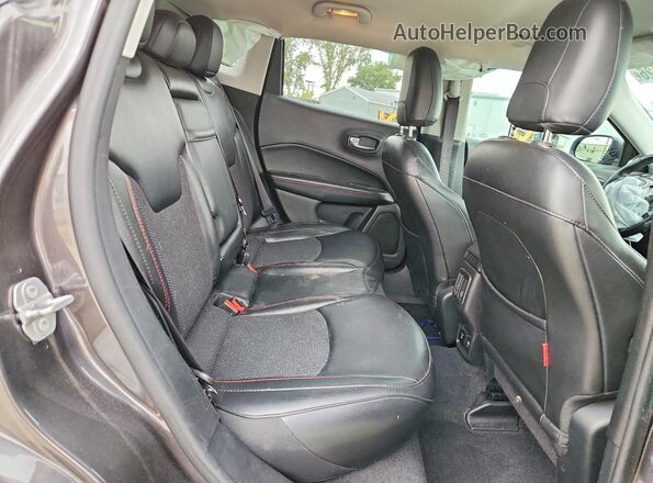3C4NJDDB4KT733387 2019 JEEP COMPASS Gray Вид задніх сидінь