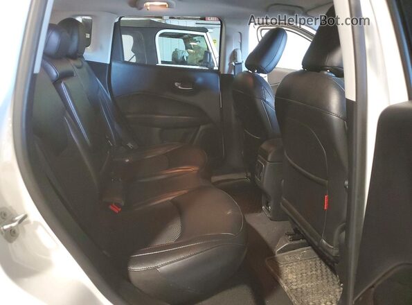 3C4NJDDB4MT571618 2021 JEEP COMPASS White Rear interior view
