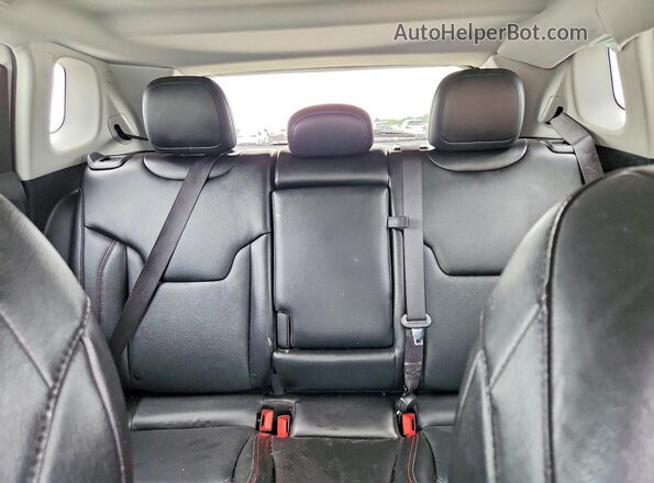 3C4NJDDB4NT115751 2022 JEEP COMPASS White Вид задніх сидінь