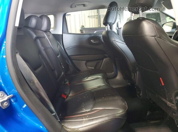 3C4NJDDB5JT343462 2018 JEEP COMPASS Синий Вид задней части салона