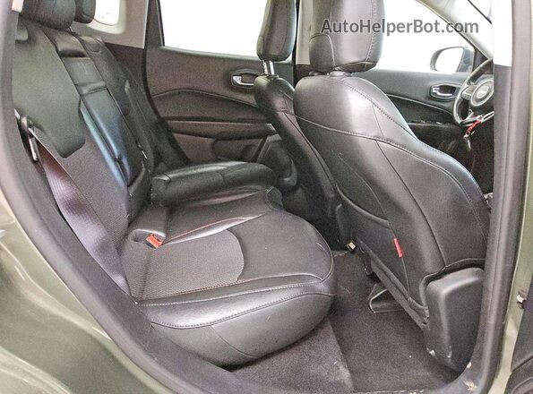 3C4NJDDB5KT653015 2019 JEEP COMPASS Green უკანა სავარძლების ხედი