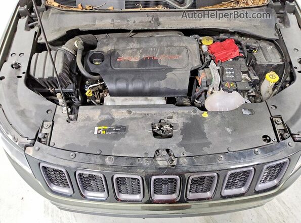3C4NJDDB5KT653015 2019 JEEP COMPASS Green უკანა სალონის ხედი