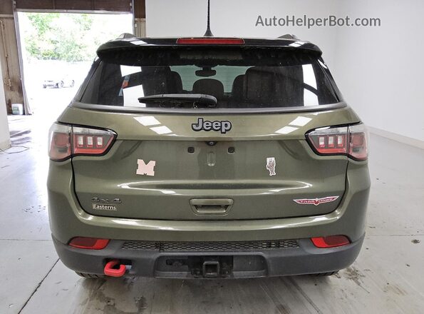 3C4NJDDB5KT653015 2019 JEEP COMPASS Green 