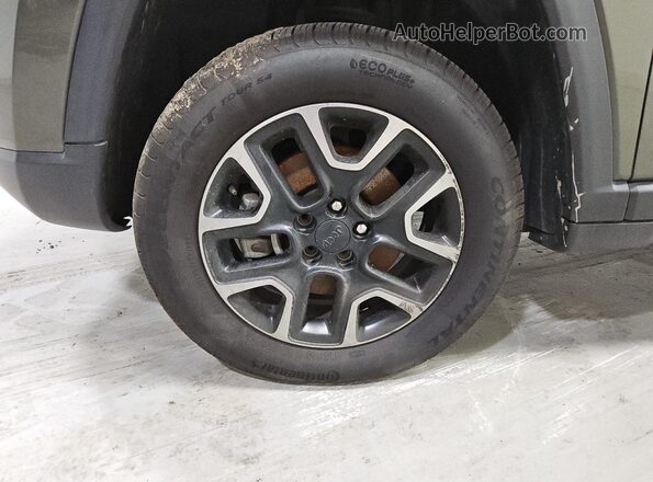 3C4NJDDB5KT653015 2019 JEEP COMPASS Green სალონის 360-გრადუსიანი ხედი