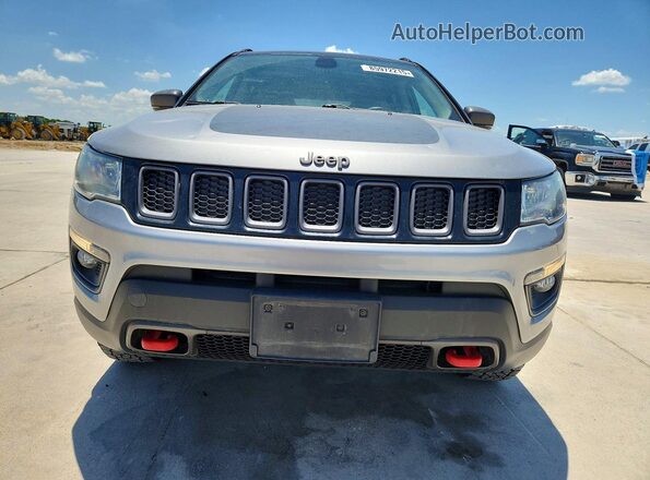 3C4NJDDB5KT728604 2019 JEEP COMPASS Silver Front view