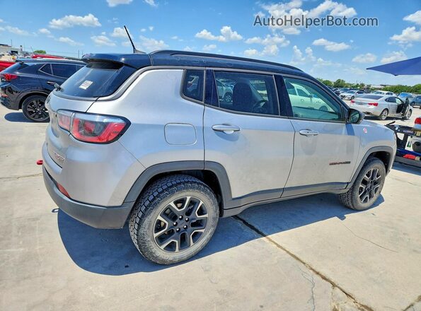 3C4NJDDB5KT728604 2019 JEEP COMPASS Silver Rear right