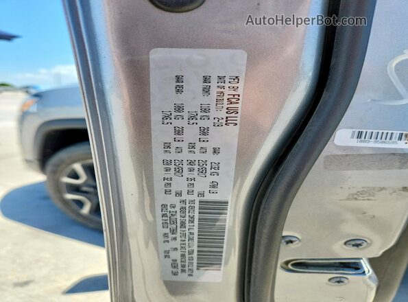 3C4NJDDB5KT728604 2019 JEEP COMPASS Silver Engine compartment view