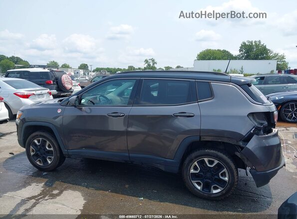 3C4NJDDB6JT210242 2018 JEEP COMPASS Gray 