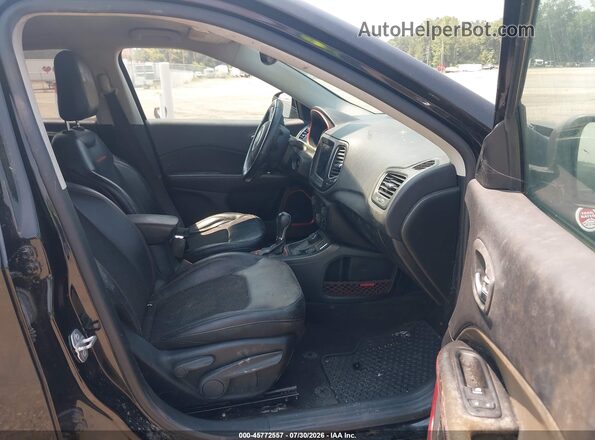 3C4NJDDB6JT223783 2018 JEEP COMPASS Black Widok wnętrza z przodu
