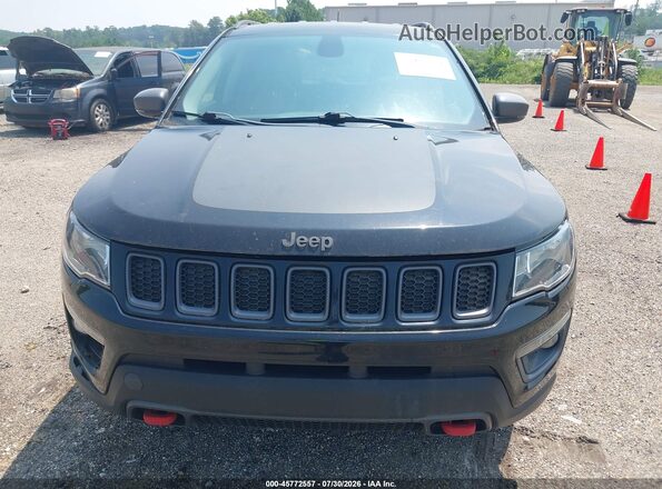 3C4NJDDB6JT223783 2018 JEEP COMPASS Black Widok zestawu wskaźników