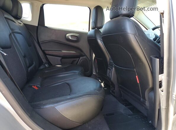 3C4NJDDB6KT786351 2019 JEEP COMPASS Silver Սալոնի հետևի տեսք