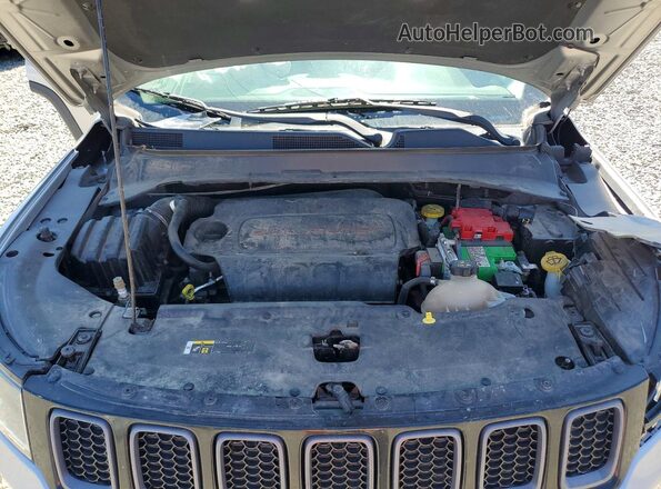 3C4NJDDB6KT786351 2019 JEEP COMPASS Silver Շարժիչի բաժամունքի տեսք
